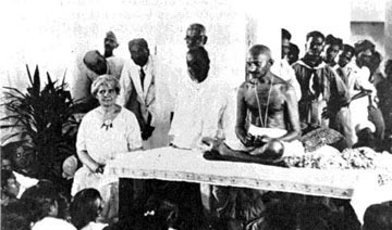 Dr. Ida with Mahatma Gandhi at CMC